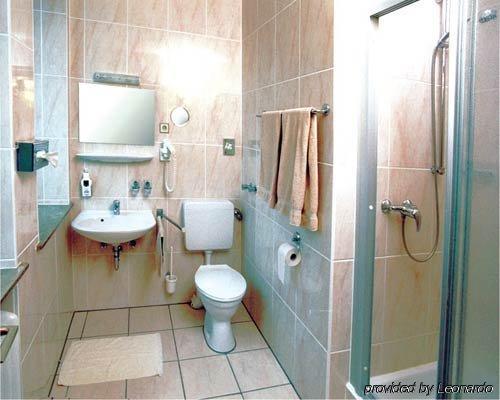 Hotel Monopol Гельзенкирхен Номер фото