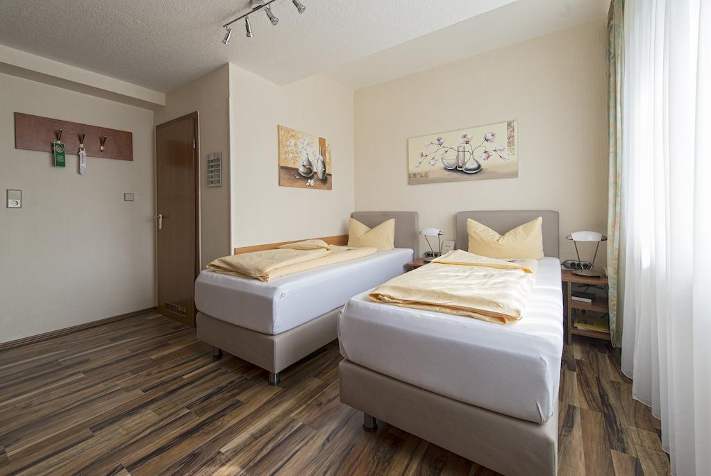 Hotel Monopol Гельзенкирхен Экстерьер фото