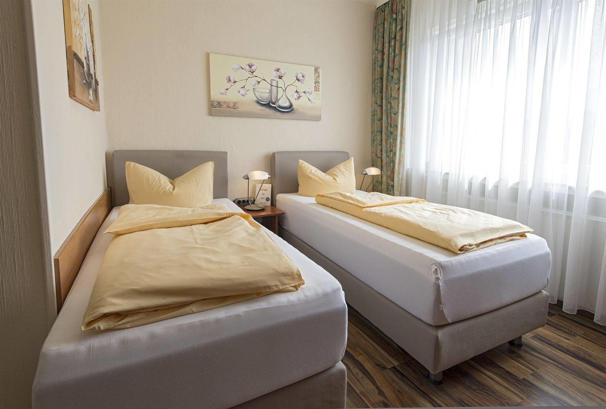 Hotel Monopol Гельзенкирхен Экстерьер фото