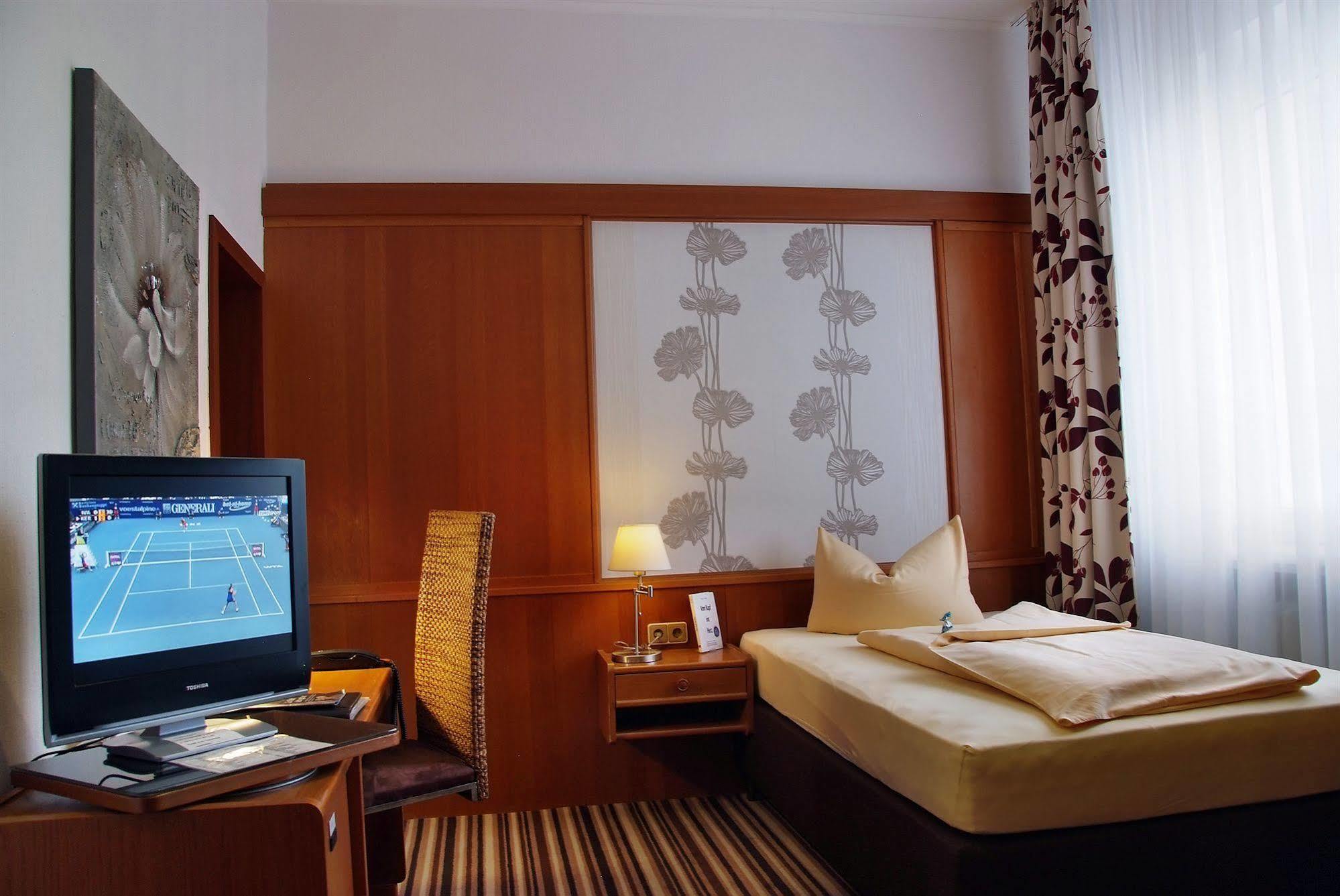 Hotel Monopol Гельзенкирхен Экстерьер фото
